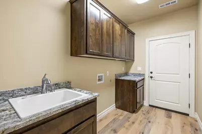 3027 Mt Thielsen Drive, Medford, OR 97504 - Photo 19