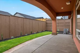 3027 Mt Thielsen Dr, Medford, OR 97504 - Photo 35