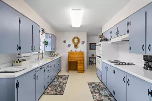 1536 Oleander St, Medford, OR 97504 - Photo 11