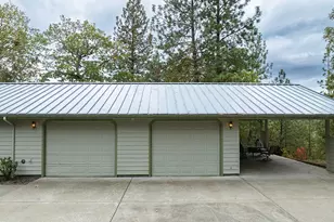 225 Lee Joy Dr, Grants Pass, OR 97526 - Photo 5