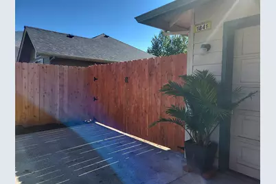 1841 Cloverlawn Drive, Grants Pass, OR 97527 - Photo 3