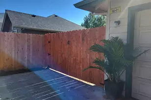 1841 Cloverlawn Dr, Grants Pass, OR 97527 - Photo 3