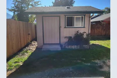 1841 Cloverlawn Drive, Grants Pass, OR 97527 - Photo 5