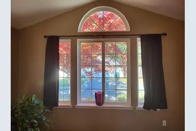 1841 Cloverlawn Drive, Grants Pass, OR 97527 - Photo 11