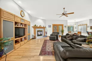 220 Pine Lake Dr, Eagle Point, OR 97524 - Photo 9