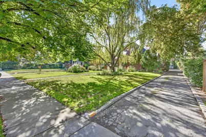 1108 S Oakdale Avenue, Medford, OR 97501 - Photo 11