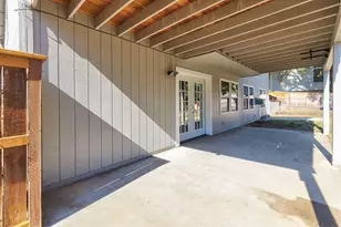 2203 NW Juliet Ln, Grants Pass, OR 97526 - Photo 39