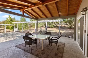 395 Robleda Dr, Central Point, OR 97502 - Photo 43