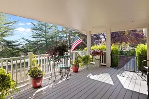 395 Robleda Dr, Central Point, OR 97502 - Photo 11