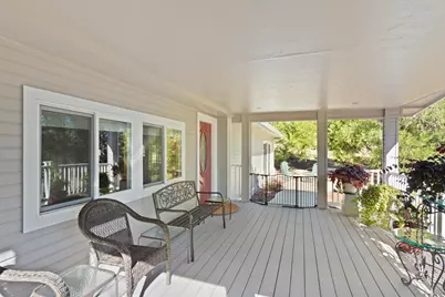 395 Robleda Drive, Central Point, OR 97502 - Photo 9