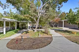 395 Robleda Dr, Central Point, OR 97502 - Photo 55