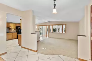 395 Robleda Dr, Central Point, OR 97502 - Photo 15