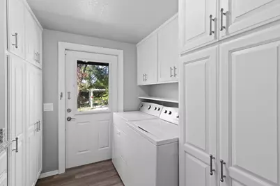 395 Robleda Drive, Central Point, OR 97502 - Photo 33