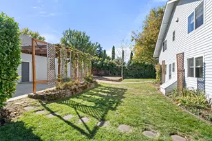 1089 Brookdale Ave, Medford, OR 97504 - Photo 33