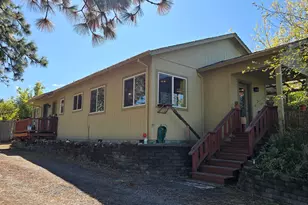 488 Crowson Rd, Ashland, OR 97520 - Photo 5