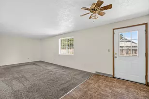 155 SW 2nd St, Madras, OR 97741 - Photo 7