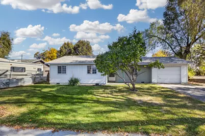 155 SW 2nd Street, Madras, OR 97741 - Photo 1