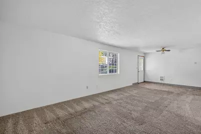 155 SW 2nd Street, Madras, OR 97741 - Photo 11