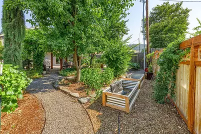 335 Meadow Slope Drive, Talent, OR 97540 - Photo 35