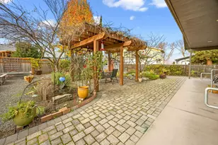 335 Meadow Slope Dr, Talent, OR 97540 - Photo 59