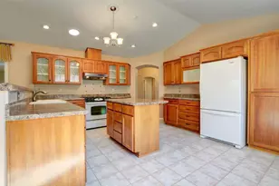 602 Summerwood Dr, Medford, OR 97504 - Photo 17