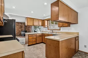 1185 NW 35th St, Redmond, OR 97756 - Photo 9