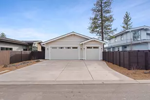 3330 NW Leavitt Ln, Bend, OR 97703 - Photo 37