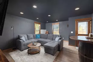 1110 E Cascade Ave, Sisters, OR 97759 - Photo 25