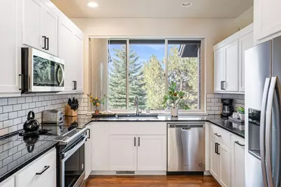 10952 Village Loop, Redmond, OR 97756 - Photo 9