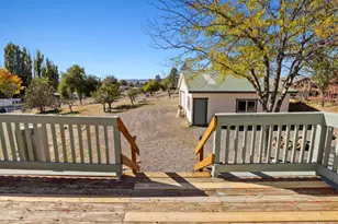 1017 Homedale Rd, Klamath Falls, OR 97603 - Photo 13