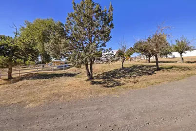 1017 Homedale Road, Klamath Falls, OR 97603 - Photo 7