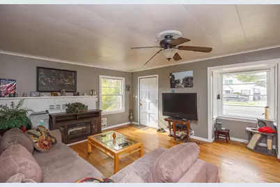 214 N Columbus Avenue, Medford, OR 97501 - Photo 5