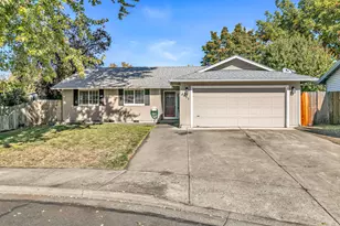 851 Juanita Way, Central Point, OR 97502 - Photo 3