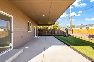 137 SE 16th St, Madras, OR 97741 - Photo 27