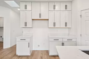 137 SE 16th St, Madras, OR 97741 - Photo 7