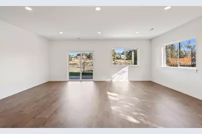 147 SE 16th Street, Madras, OR 97741 - Photo 7