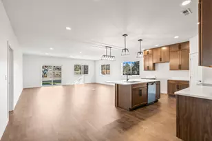 147 SE 16th St, Madras, OR 97741 - Photo 5