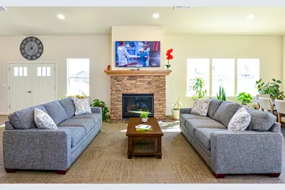 4601 S Pacific Highway #UNIT 18, Phoenix, OR 97535 - Photo 27