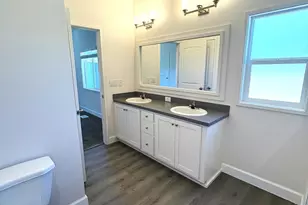 4601 S Pacific Hwy, Phoenix, OR 97535 - Photo 21