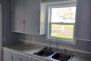 806 N 2nd St, Klamath Falls, OR 97601 - Photo 5