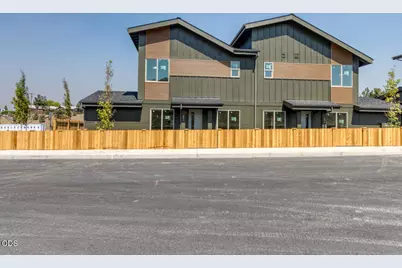 894 SE Aquila Drive, Madras, OR 97741 - Photo 1