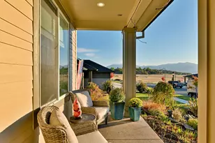 561 Autumn Hls Dr, Medford, OR 97504 - Photo 5