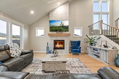 561 Autumn Hills Drive, Medford, OR 97504 - Photo 9