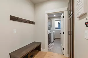 561 Autumn Hls Dr, Medford, OR 97504 - Photo 21