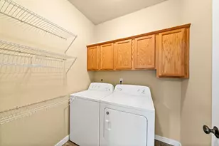 822 NE Hidden Valley Dr, Bend, OR 97701 - Photo 15