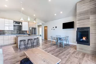 19110 Gateway Loop, Bend, OR 97702 - Photo 9