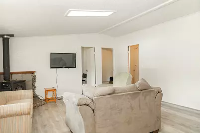 321 N Frontage Road, Wolf Creek, OR 97497 - Photo 15