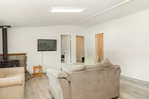 321 N Frontage Rd, Wolf Creek, OR 97497 - Photo 15