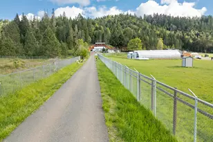 321 N Frontage Rd, Wolf Creek, OR 97497 - Photo 5