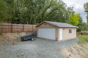 111 Brandy Ln, Grants Pass, OR 97527 - Photo 19